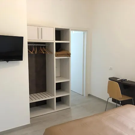 Готель Arianna