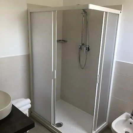 Arianna Готель Тонфано